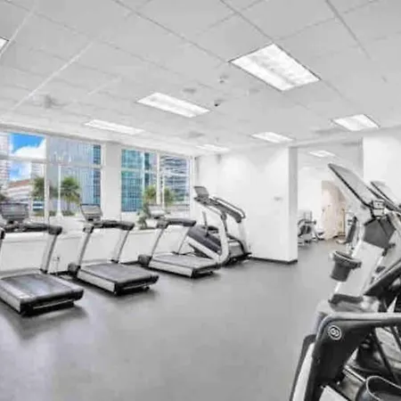 Private Unit Miami With Amenities And Parking Apartment Exterior photo