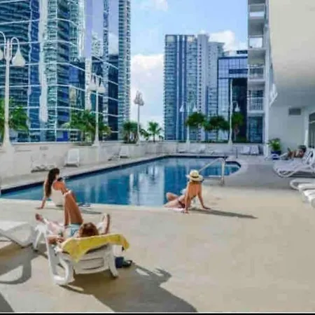 Private Unit Miami With Amenities And Parking Apartment Exterior photo