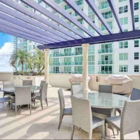 Private Unit Miami With Amenities And Parking Apartment Exterior photo