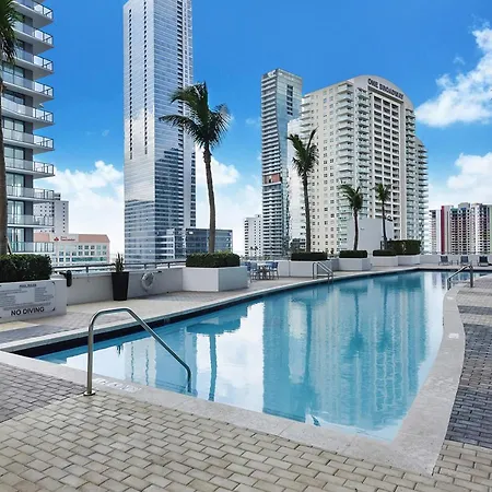 Private Unit Miami With Amenities And Parking Apartment Exterior photo