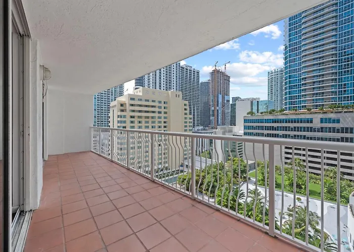 Private Unit Miami With Amenities And Parking